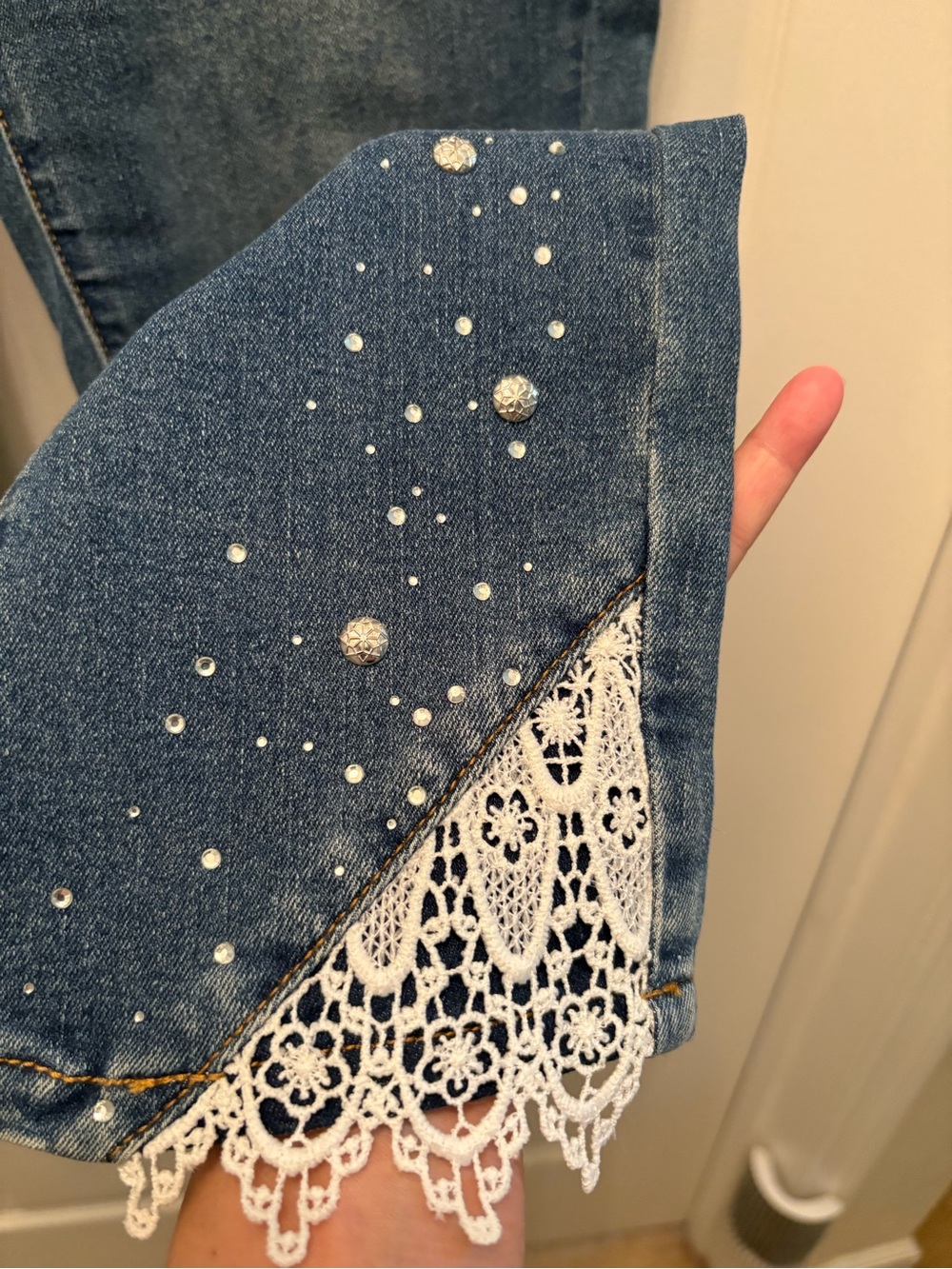 Venus Embellished Jeans 14 Distressed Look - Picture 2 of 5